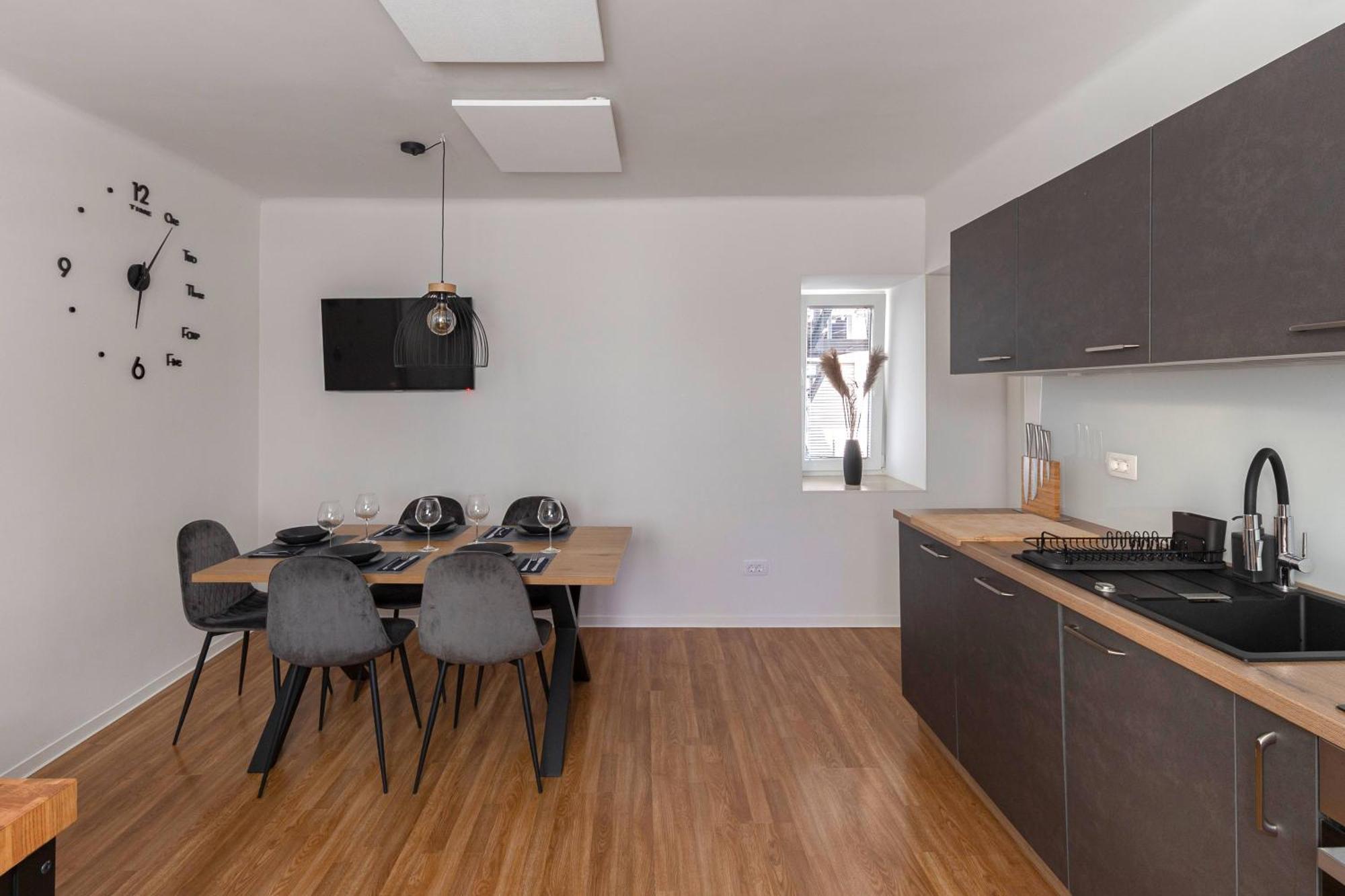 Apartments Grahek リュブリャナ エクステリア 写真