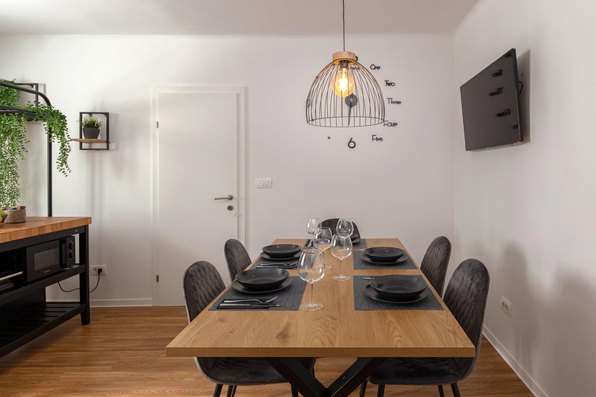 Apartments Grahek リュブリャナ エクステリア 写真
